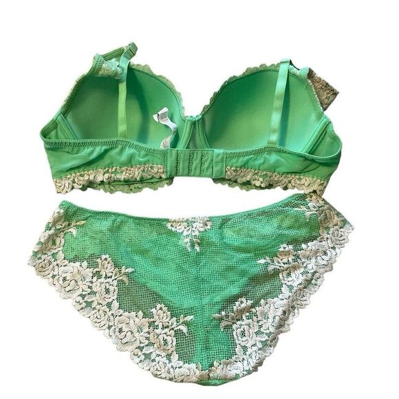 Intimissimmi green lace Pretty Flowers Sofia Balconette Bra and bottoms - Picture 4 of 8